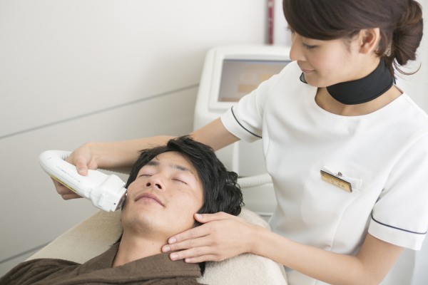 ヒゲ全体脱毛が月額5,800円! ヒゲ全体脱毛が月額5,800円!