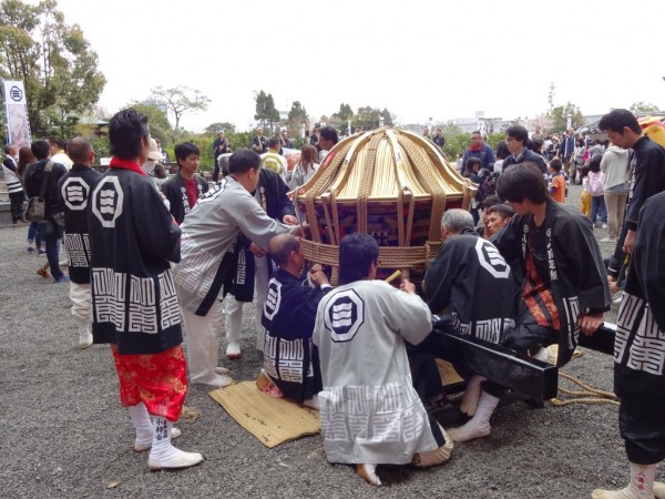昭和の古町神輿ロープ巻き 昭和の古町神輿ロープ巻き