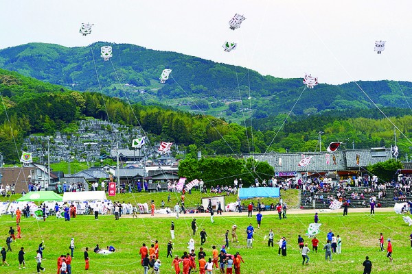 五十崎伝統行事 いかざき大凧合戦 五十崎伝統行事 いかざき大凧合戦