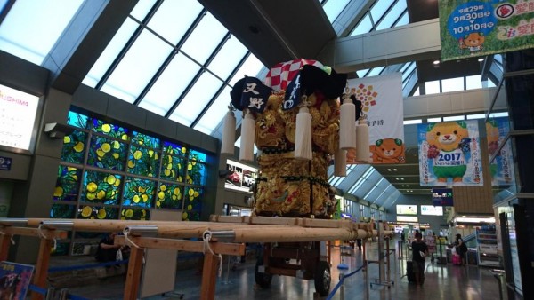 新居浜太鼓祭り太鼓台展示と新居浜の物産展 in 松山空港 新居浜太鼓祭り太鼓台展示と新居浜の物産展 in 松山空港