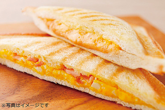 人気の「ホットサンド」ファミリーマートでも販売開始! 人気の「ホットサンド」ファミリーマートでも販売開始!