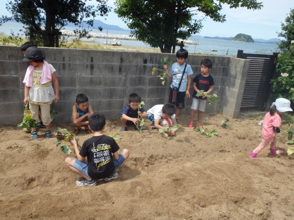 もぐもぐクラブ(今治市亀岡児童館) もぐもぐクラブ(今治市亀岡児童館)