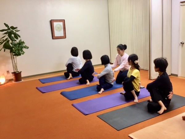 心を穏やかにするヨーガ(初心者向け) 心を穏やかにするヨーガ(初心者向け)