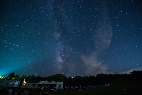 夜景や星空を満喫できる、石鎚山スターナイトツアー 夜景や星空を満喫できる、石鎚山スターナイトツアー