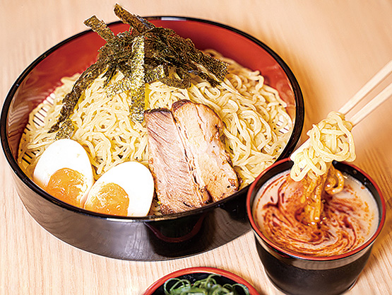 冷たい辛ざるラーメンが新登場! 冷たい辛ざるラーメンが新登場!