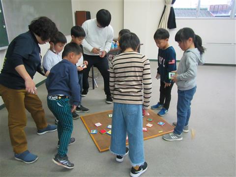 めんこで遊ぼう!!(今治市伯方児童館) めんこで遊ぼう!!(今治市伯方児童館)