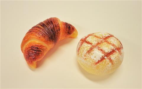 樹脂粘土でパンマグネットをつくろう! 樹脂粘土でパンマグネットをつくろう!