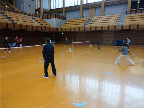 愛媛県武道館ラケットテニス教室