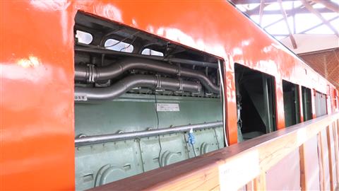 DF50形ディーゼル機関車 エンジンルーム公開