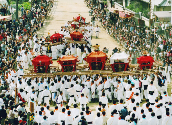 菊間祭り（お供馬の走り込み）