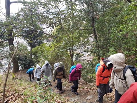 誰でも楽しいアウトドアウォーキング 御幸寺山～ロシア人墓地