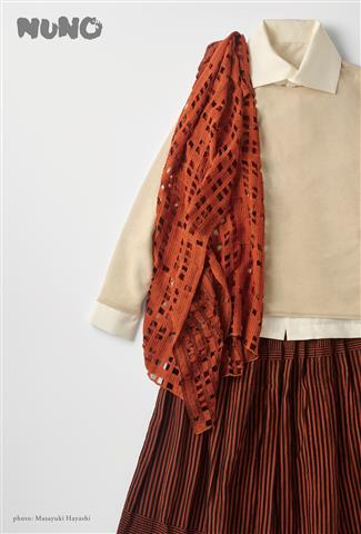 「伝統を紡ぐ」NUNO ×cucuri（2つのブランドの洋服の展示）