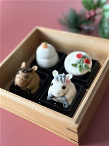 練り切りで迎えるお正月~幸運を呼ぶ午年~