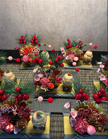 みかはうすさんはお正月飾りなどを出品。 小さくても華やかな飾りたちです。 ぜひ手に取ってみて。 お城下マルシェ