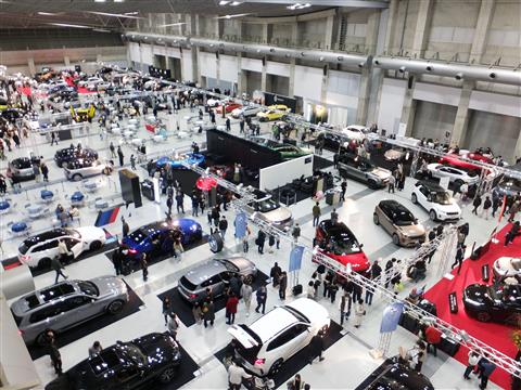 四国初上陸モデルがやって来る 愛媛輸入車ショウ